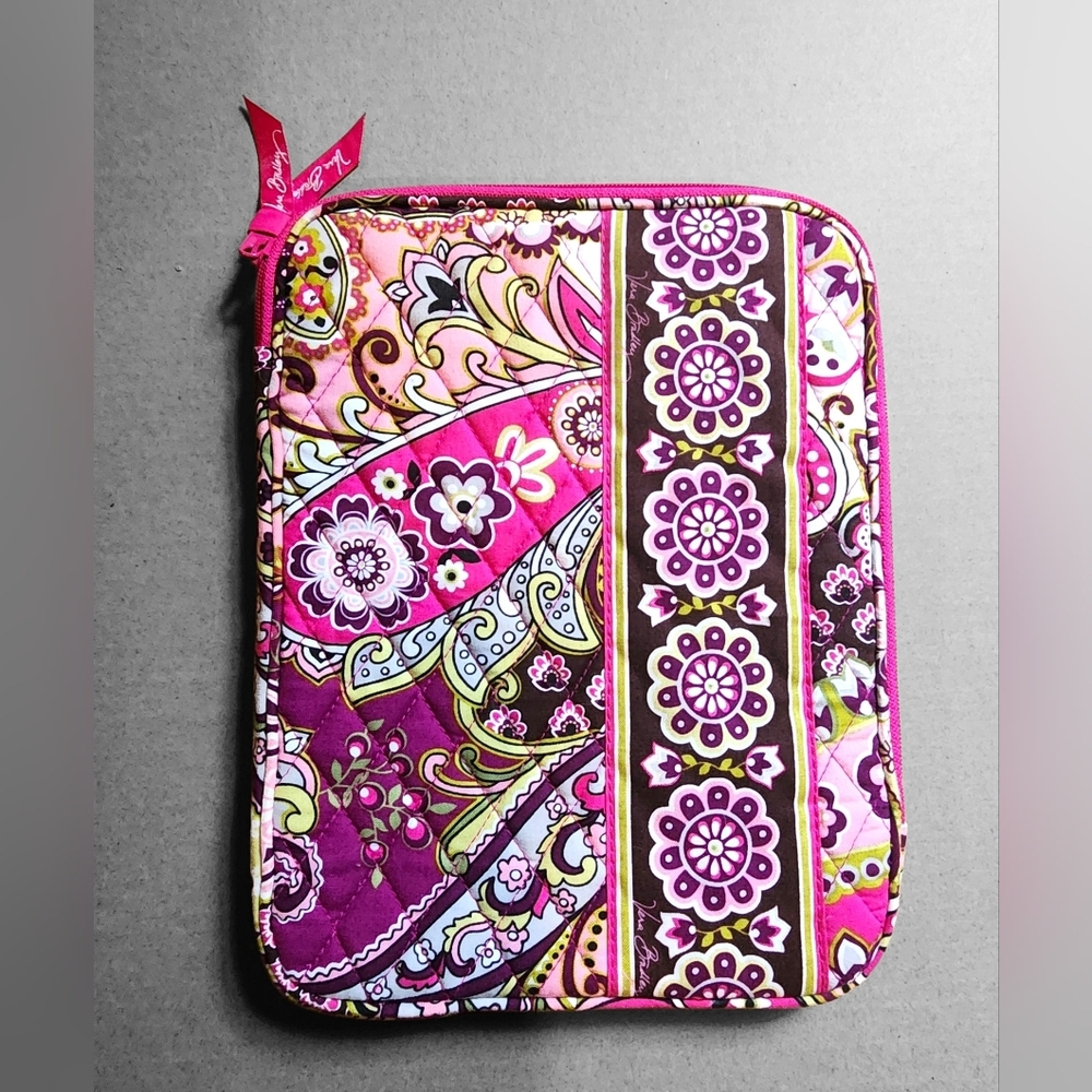 NWOT Vera Bradley Very Berry Paisley Quilted Fabric EReader Tablet iPad Sleeve